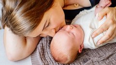 Newbornfotos Dresden Babyfotos im eigenen zu Hause-024.jpg
